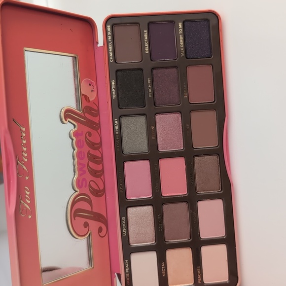 Original too faced peach palette - Picture 2 of 3